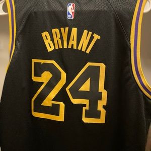Kobe Bryant 8/24 black mamba skin youth jersey XL